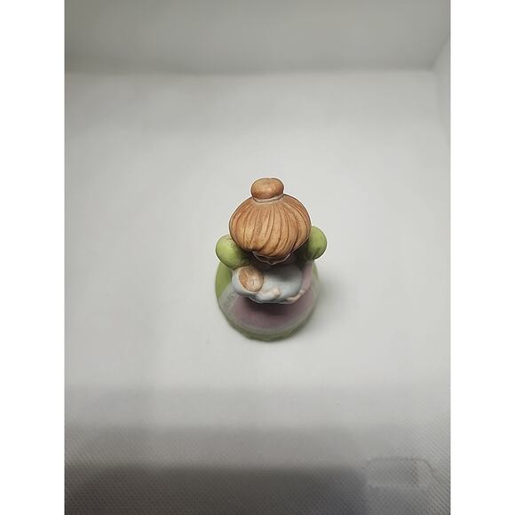 Avon PORCELAIN BELL A Mother's Love 1988 MOTHERS DAY - Picture 6 of 6